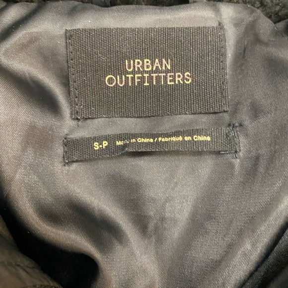 Urban Outfitters Borg Trim Puffer Jacket in Black Size Small - Picture 8 of 11